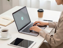 Daftar Laptop Stylish yang Cocok untuk Wanita Karir Modern